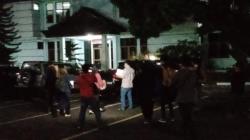 Seusai Periksa Bupati Bandung Barat, Penyidik KPK Bawa Sejumlah Berkas