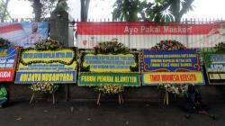 Selain Markas Kodam Jaya, Karangan Bunga Juga Banjiri Polda Metro Jaya