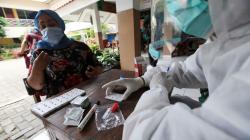 Tak Mau Kalah dengan Gibran-Teguh, Saksi Bajo Urunan Gelar Rapid Test Covid-19