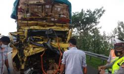 Kecelakaan Maut Truk Cabai Seruduk Fuso di Tol Cipali, 2 Orang Tewas