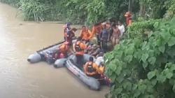 Basarnas Evakuasi Jasad Perempuan di Sungai Silau Asahan, Keluarga Histeris