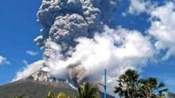 Cerita Warga di Kaki Gunung Ile Ape Lari Dengar Gemuruh saat Erupsi