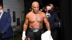 Siap Naik Ring Tinju Lagi, Mike Tyson Akan Adu Pukul dengan Logan Paul