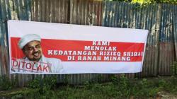 Muncul Spanduk Tolak Habib Rizieq di Kota Padang