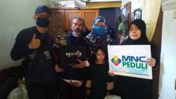 Dapat Handphone Baru dari MNC Peduli, Abah Entis Bisa Kembali Mencari Nafkah