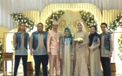 Plt Gubernur Kalsel Upload Foto Keluarga, Netizen: Sepertinya Anak Dekat dengan Ibu Baru