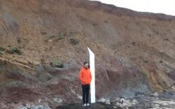 Setelah AS, Obelisk Misterius Juga Muncul di Inggris