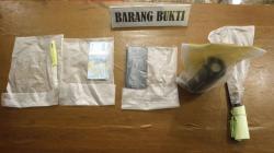 Ini Barang Bukti Golok dan Pisau untuk Mutilasi Pemuda Bekasi