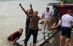 Cabup Petahana Kalah di Pilkada, Wabup Muratara Nyebur ke Sungai<