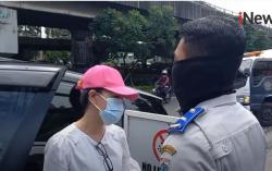 Video Perempuan Protes Mobilnya Diderek saat Antre Tes Swab di RS Pertamina Jaya Jaktim<