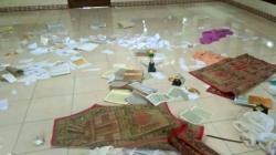 Geger! Surau di Padang Pariaman Berantakan, Sobekan Alquran Tercecer di Lantai<