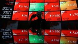 IHSG Hari Ini Dibuka Melemah, Saham Bukit Asam (PTBA) Sentuh ARB  