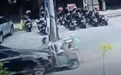 Rekaman CCTV Mobil Tabrak Gerobak Pempek di PIK Jakarta, 1 Orang Tewas