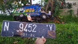 Video Truk Terguling di Tol Cipali, Sopir Kakak Adik Tewas