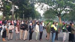 Antre, Pemohon Perpanjangan SIM Diminta Kembali Besok