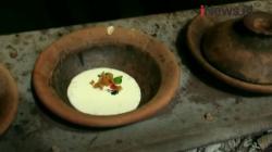 Video Sensasi Surabi dengan Lelehan Durian dan Buah Naga
