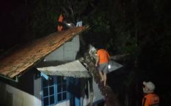 Puluhan Rumah Warga Tasikmalaya Rusak Disapu Angin Puting Beliung