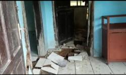 Tanah Satu Kampung Bergerak, Lantai Puluhan Rumah di Ciamis Terbelah dan Terangkat