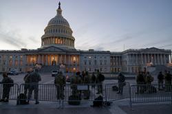 FBI Rilis Video Seseorang Letakkan Bom di Gedung Capitol Sebelum Kerusuhan 6 Januari