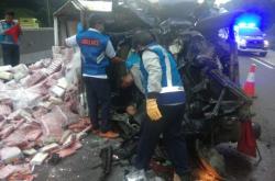 Korban Meninggal Kasus Tabrak Belakang di Tol Cipularang Kernet Mobil Boks<