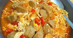 Cara Masak Mi Instan Rasa Asam Manis Pedas, Kuahnya Lebih Lezat