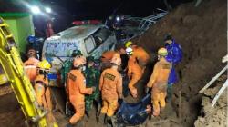 Longsor di Cimanggung Sumedang, 11 Orang Tewas, 8 Dalam Pencarian