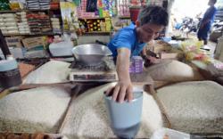 Harga Beras, Cabai hingga Gula di Pasar Jakarta Hari Ini Kompak Turun 