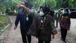 Jakarta Banjir, Risma Ceritakan Pengalamannya di Surabaya: Tak Bisa Hanya Andalkan Resapan