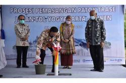  Sultan Pasang Patok Jalan Tol di Tempel, Ditargetkan 2024 Bisa Digunakan