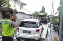 Ambulans Bawa 3 Pasien Covid-19 Ditabrak Suzuki X-Over di Denpasar