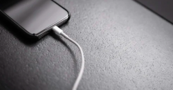 Ini Kesalahan Pengguna Smartphone saat Mengisi Daya