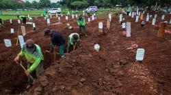Kasus Covid-19 Terus Bertambah, TPU Bambu Apus Buka 700 Liang Lahat Baru<