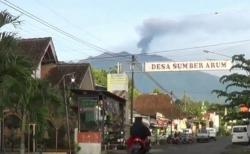 Video Erupsi Gunung Raung, Suara Gemuruh Terdengar dari Radius 16 KM