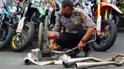 Resahkan Warga, Puluhan Knalpot Bising Dimusnahkan Polisi