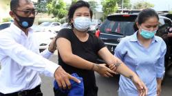 Ini Dia Perempuan Bertato Pelaku Mesum di Halte Bus Kramat Raya