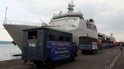 TNI AL Kerahkan KRI Banda Aceh Kirim Bantuan untuk Korban Bencana Alam