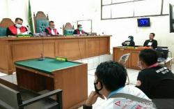 Rusak Mobil Polisi, 5 Mahasiswa Pendemo Omnibus Law di Palembang Divonis Percobaan <