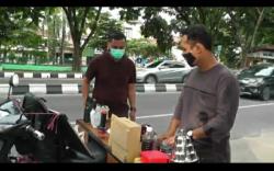 Kafe Tutup akibat Pandemi, Pria Ini Bertahan dengan Menjadi Barista Keliling 