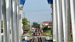 Rawan Kecelakaan, PT KAI Tutup 23 Perlintasan Liar Kereta di Selatan Jawa Barat 