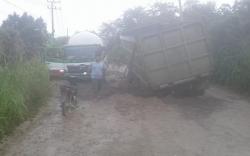 Jalan Cor Beton Lintas Kabupaten di Sumsel Rusak Parah  <