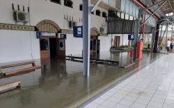 Stasiun Tawang hingga Poncol Terendam Banjir