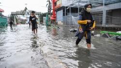 Hujan Sejak Minggu Dini Hari, Perumahan Green Garden Jakarta Terendam Banjir