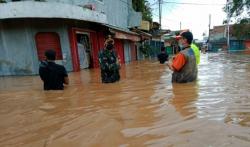 Banjir Karawang Semakin Meluas, 2.000 Orang Terpaksa Mengungsi <