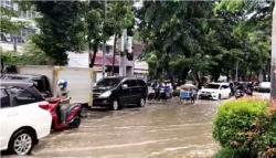 Jalan Bungur Tergenang, Dinas SDA Jakpus: Karena Luapan Kali Ciliwung Lama