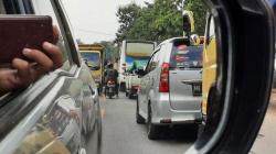 Hindari Jalur Arteri Purwakarta-Padalarang Macet Total<