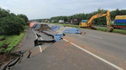 Tol Cipali Ambles, Jalan Sementara Dibuat Sepanjang 200 Meter<