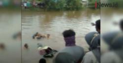 Video Mobil Pengantin Baru Masuk Jurang di Palembang