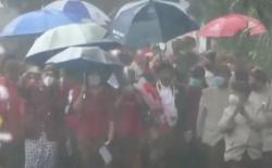 Video Acara Pisah Sambut Mantan Wali Kota Surakarta Diiringi Hujan Deras
