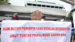 Aksi Laporan Dugaan Penggunaan Ijazah Palsu Pejabat Daerah