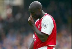 Pertahanan Arsenal Keropos, Sol Campbell Geregetan dan Siap Turun Tangan